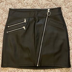 Black Zipper Leather Detail Skirt